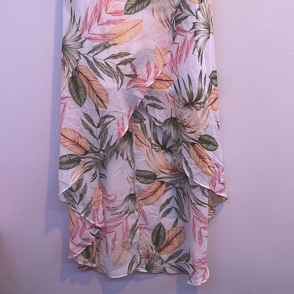 Beautiful dress short from the front and long in the back - Picture 2 of 8